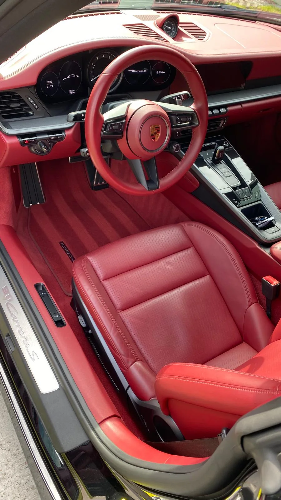 Wnętrze Porsche 911 z portfolio Brand New Car